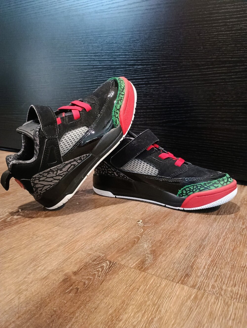 Jordan Spizike Black Red Green 13C Toddler | Brand New - Picture 2 of 6